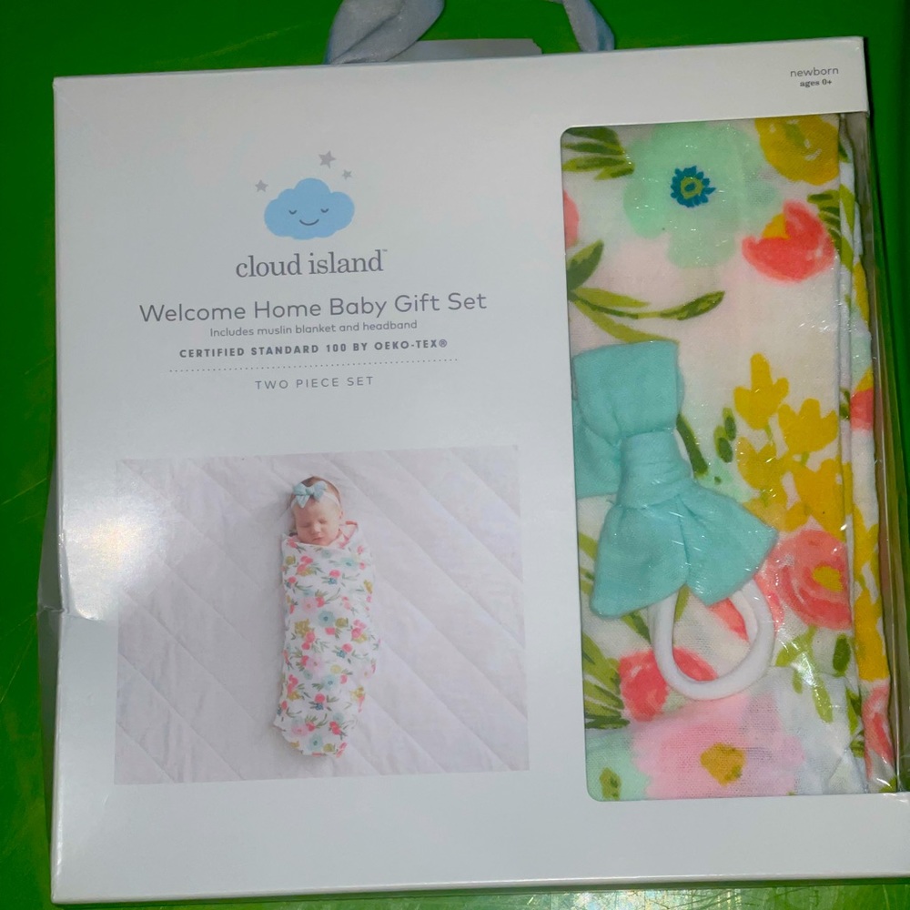 Cloud Island Welcome Home Baby Gift Set - Floral Fields NWT